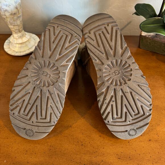 UGG Australia Classic Short Chestnut Shearling Boots – Size 10 US / 41 EU - Picture 7 of 8